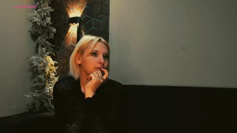 Snapshot of imnysha chatting on 04/18/26, 10:52 ImNysha online show from 04/18/26, 10:52