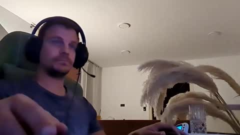 Snapshot of imperat0rp chatting on 10/19/25, 04:40 imperat0rp online show from 10/19/25, 04:40