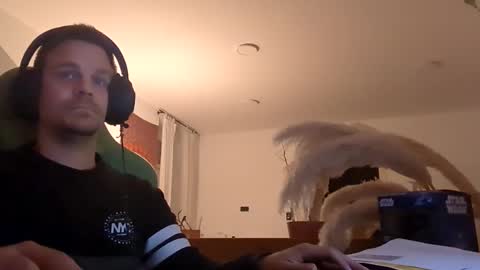 Snapshot of imperat0rp chatting on 10/23/25, 05:12 imperat0rp online show from 10/23/25, 05:12