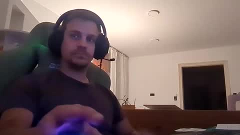 Snapshot of imperat0rp chatting on 10/27/25, 05:39 imperat0rp online show from 10/27/25, 05:39