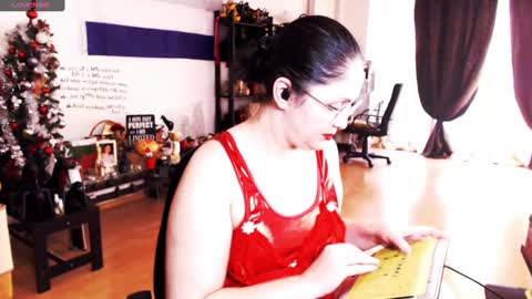 Empress online show from 02/14/25, 07:28