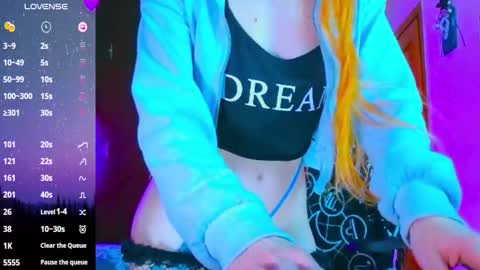 Lora online show from 12/18/25, 04:46