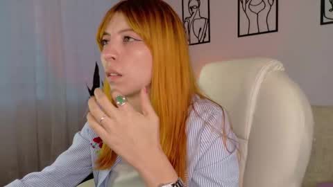 Sienna online show from 11/28/25, 10:01