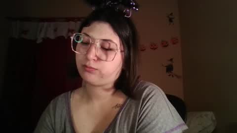 Florencia online show from 10/25/25, 01:46