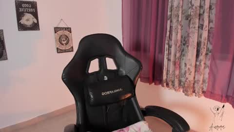 Snapshot of imsrbatman chatting on 09/15/25, 11:49 Aurora online show from 09/15/25, 11:49