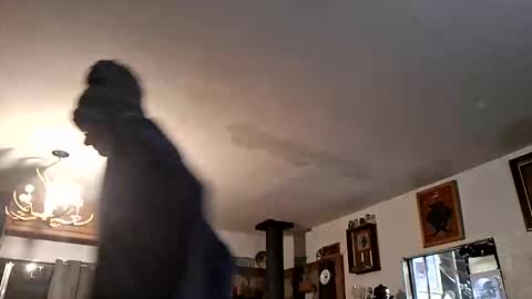 Imstuckhere online show from 04/14/26, 07:47