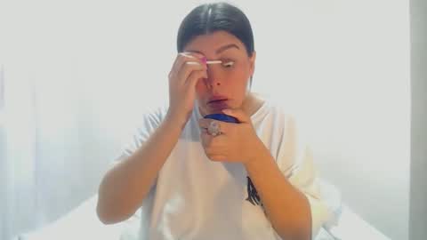 Snapshot of imsweetlips chatting on 12/21/25, 04:03 imsweetlips online show from 12/21/25, 04:03