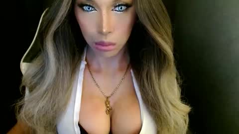 Queen Gwen online show from 09/27/25, 04:06