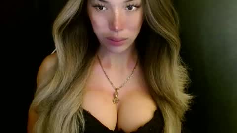 Queen Gwen online show from 10/27/25, 12:04