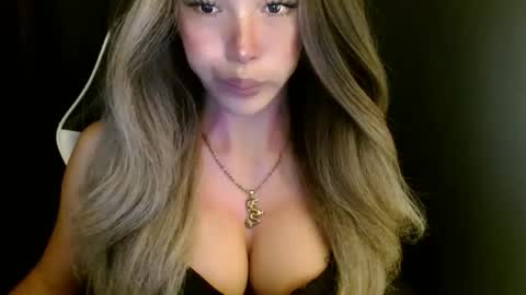 Queen Gwen online show from 10/30/25, 12:45