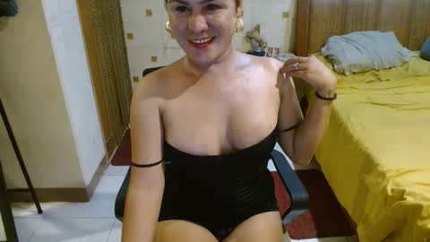 Snapshot of imyourfantasy10 chatting on 02/01/26, 12:09 charmel online show from 02/01/26, 12:09