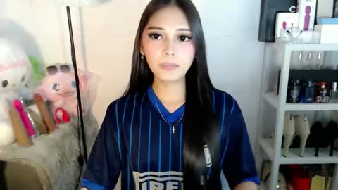 Snapshot of imyourlegalbaby chatting on 04/13/26, 02:44 Aki online show from 04/13/26, 02:44