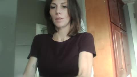 Snapshot of in_this_moment_ chatting on 12/04/25, 11:24 in_this_moment_ online show from 12/04/25, 11:24