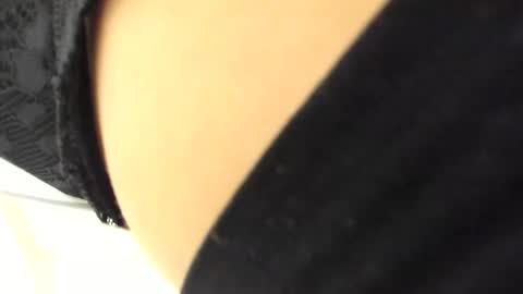 Snapshot of ina__nnaa chatting on 09/10/25, 09:04 Ina online show from 09/10/25, 09:04