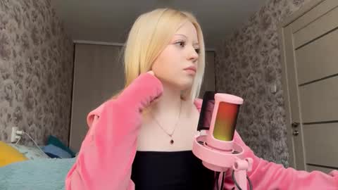 Lola online show from 02/19/26, 11:28