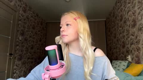 Lola online show from 02/21/26, 11:11