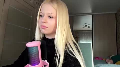 Snapshot of inamillsap chatting on 03/10/26, 11:37 Lola online show from 03/10/26, 11:37