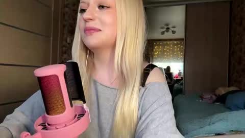 Snapshot of inamillsap chatting on 03/13/26, 12:56 Lola online show from 03/13/26, 12:56