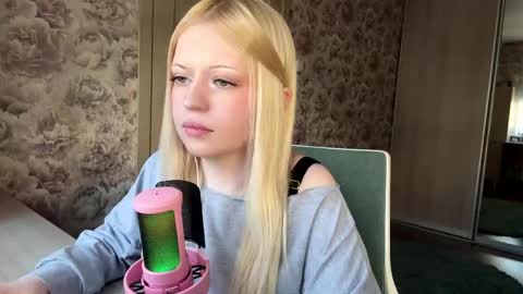 Snapshot of inamillsap chatting on 03/22/26, 12:08 Lola online show from 03/22/26, 12:08