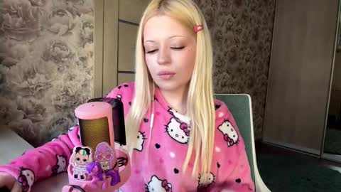 Snapshot of inamillsap chatting on 03/28/26, 12:38 Lola online show from 03/28/26, 12:38