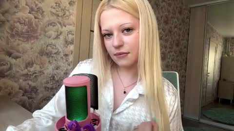 Snapshot of inamillsap chatting on 04/03/26, 12:14 Lola online show from 04/03/26, 12:14