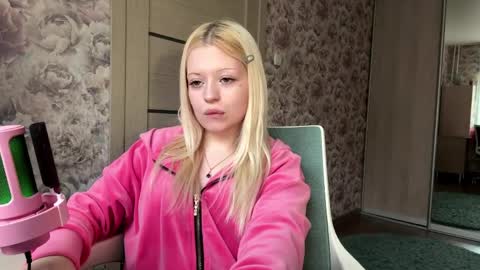 Snapshot of inamillsap chatting on 04/07/26, 12:05 Lola online show from 04/07/26, 12:05