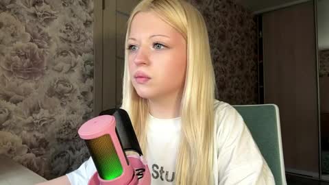 Snapshot of inamillsap chatting on 04/24/26, 11:34 Lola online show from 04/24/26, 11:34