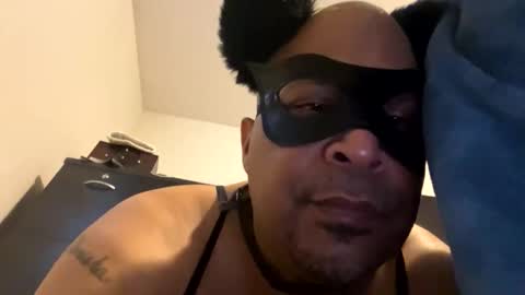 Snapshot of inandout001 chatting on 11/15/25, 11:21 Dirty Sissyslut online show from 11/15/25, 11:21