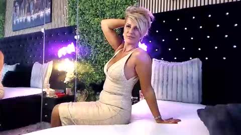 Snapshot of inanna_ishtar1 chatting on 10/12/25, 09:30 inanna_ishtar1 online show from 10/12/25, 09:30