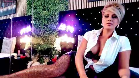 Snapshot of inanna_ishtar1 chatting on 10/14/25, 09:43 inanna_ishtar1 online show from 10/14/25, 09:43