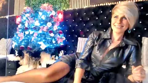 Snapshot of inanna_ishtar1 chatting on 12/17/25, 05:02 inanna_ishtar1 online show from 12/17/25, 05:02