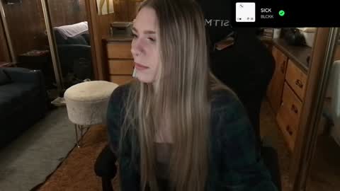 Snapshot of incognitoqueen chatting on 12/31/24, 12:32 Carter online show from 12/31/24, 12:32