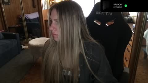 Snapshot of incognitoqueen chatting on 12/31/24, 07:40 Carter online show from 12/31/24, 07:40