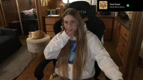 Snapshot of incognitoqueen chatting on 01/03/25, 04:44 Carter online show from 01/03/25, 04:44