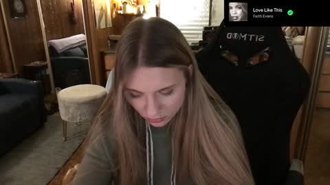 Snapshot of incognitoqueen chatting on 01/12/25, 08:14 Carter online show from 01/12/25, 08:14