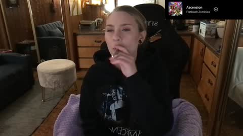 Snapshot of incognitoqueen chatting on 01/15/25, 05:08 Carter online show from 01/15/25, 05:08