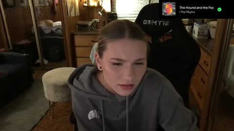 Snapshot of incognitoqueen chatting on 01/28/25, 05:11 Carter online show from 01/28/25, 05:11