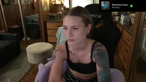 Snapshot of incognitoqueen chatting on 01/28/25, 08:14 Carter online show from 01/28/25, 08:14