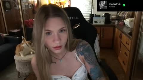 Snapshot of incognitoqueen chatting on 02/18/25, 07:21 Carter online show from 02/18/25, 07:21