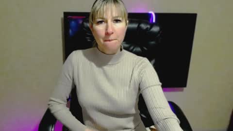 Snapshot of incredible_ariela chatting on 12/02/24, 11:45 incredible_ariela online show from 12/02/24, 11:45