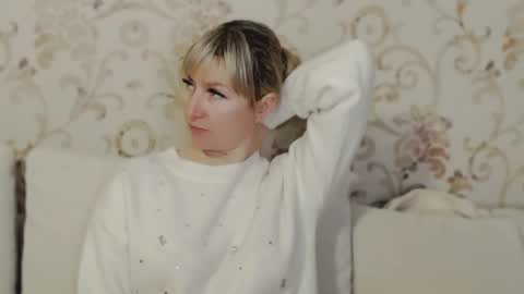 Snapshot of incredible_ariela chatting on 01/02/25, 02:24 incredible_ariela online show from 01/02/25, 02:24