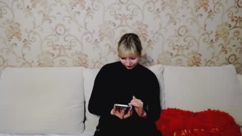 Snapshot of incredible_ariela chatting on 01/17/25, 01:35 incredible_ariela online show from 01/17/25, 01:35