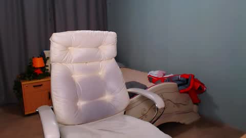 Snapshot of incredible_ariela chatting on 01/30/25, 04:13 incredible_ariela online show from 01/30/25, 04:13