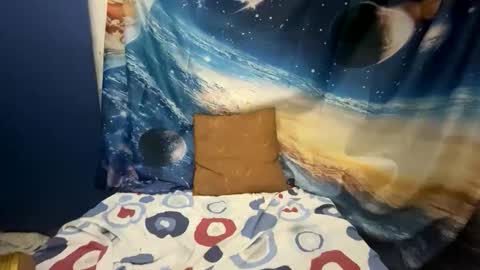 incredulous1708 online show from 10/29/25, 02:36