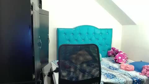 Snapshot of incubus_couple1 chatting on 12/16/24, 01:21 incubus_couple1 online show from 12/16/24, 01:21