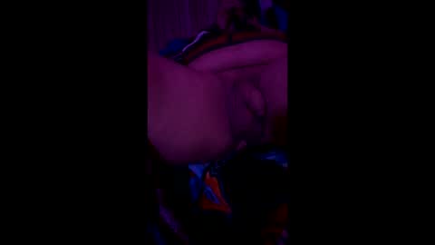 Snapshot of indegeniouscreature chatting on 04/19/26, 05:40 indegeniouscreature online show from 04/19/26, 05:40