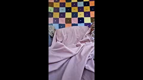 Snapshot of indegeniouscreature chatting on 04/26/26, 08:17 indegeniouscreature online show from 04/26/26, 08:17