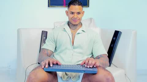 Jacobo online show from 10/14/25, 04:46