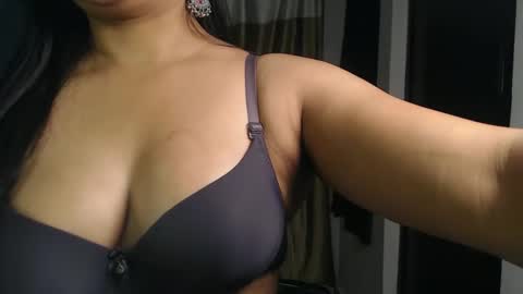 Snapshot of indian_anu chatting on 04/08/26, 04:01 Anu online show from 04/08/26, 04:01