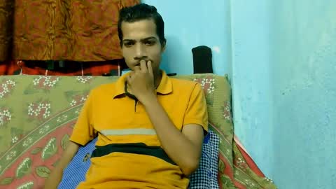 Snapshot of indian_bengali_boy chatting on 09/14/25, 07:57 Suman Leo online show from 09/14/25, 07:57